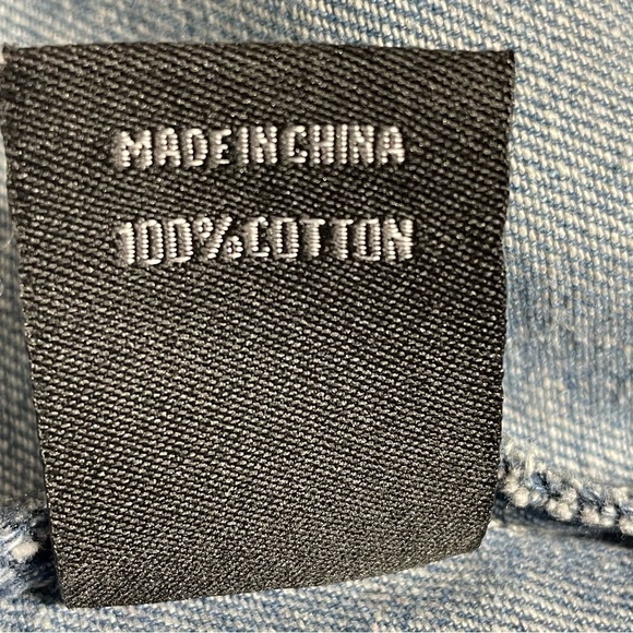 Thrill Jean Jacket with custom Red Floral & snake patches. Size XL. Distressed - Picture 8 of 15